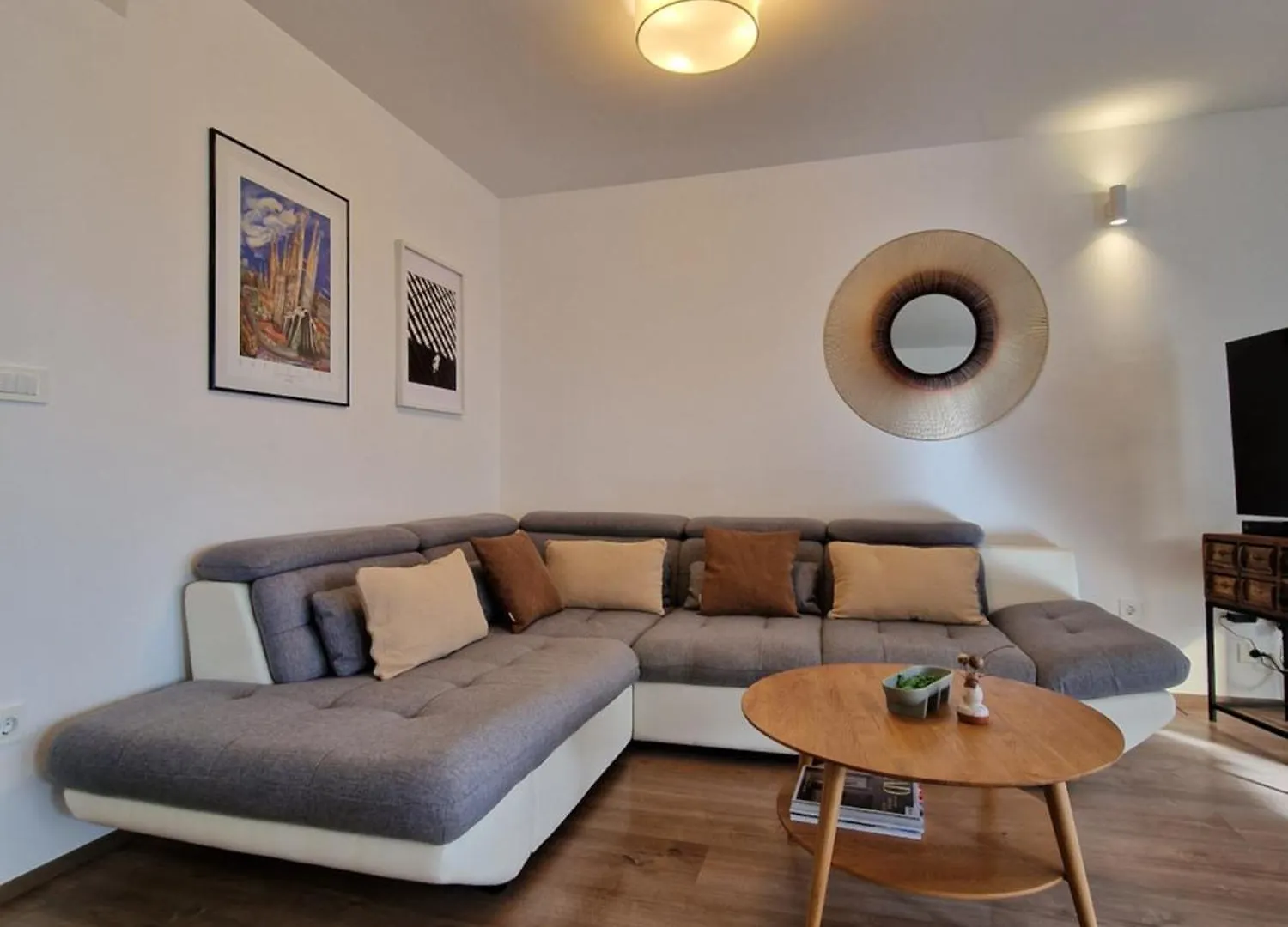Marinaview City Center Apartment Split