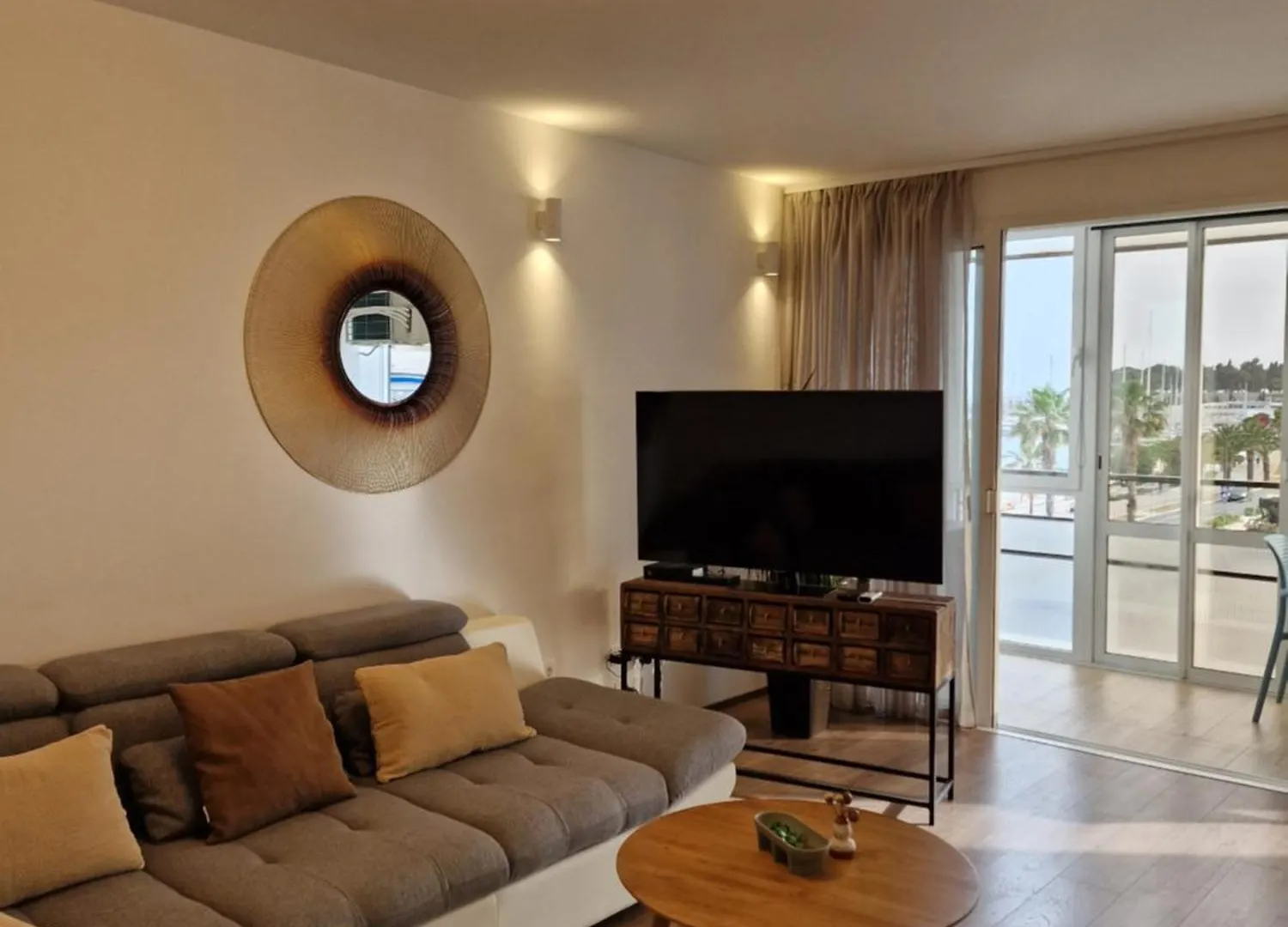 Marinaview City Center Apartment Split