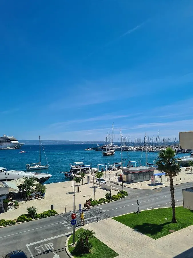 Marinaview City Center Apartment Split