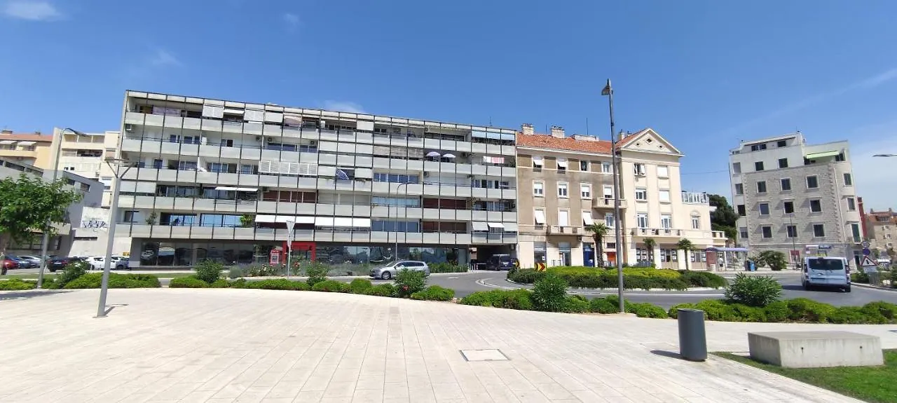 Marinaview City Center Apartment Split
