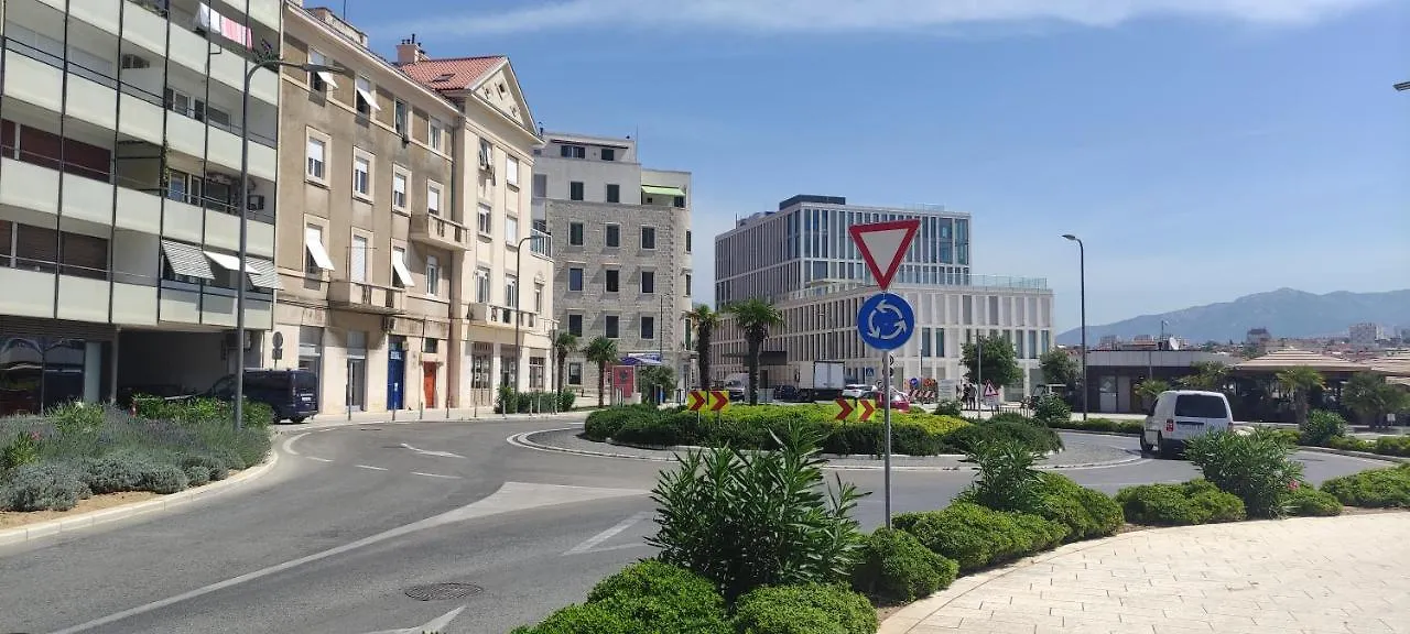 Marinaview City Center Apartment Split