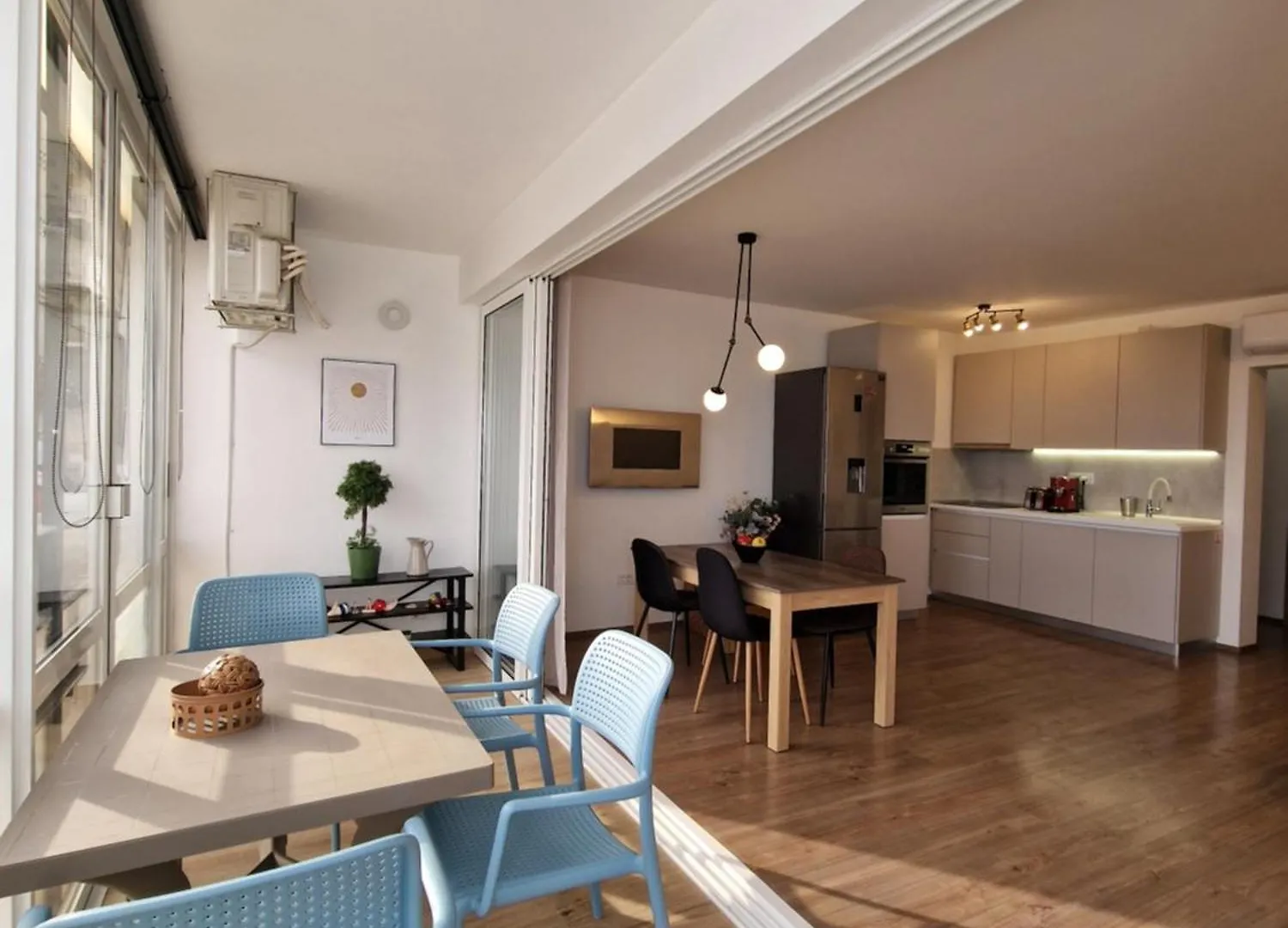 Marinaview City Center Apartment Split